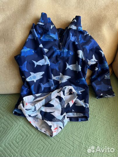 Плавательный костюм