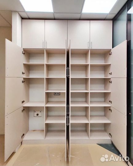 Шкаф распашной