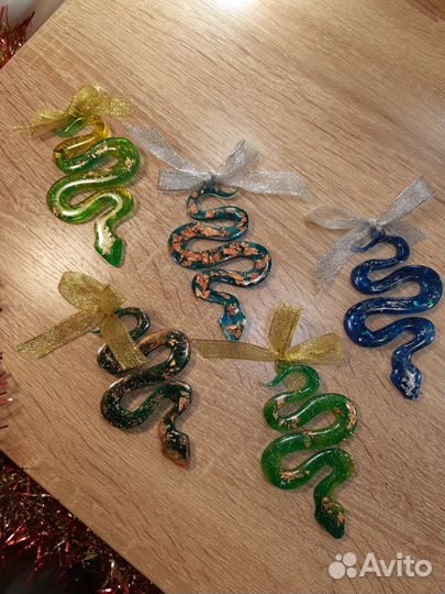 Новогодние игрушки на елку