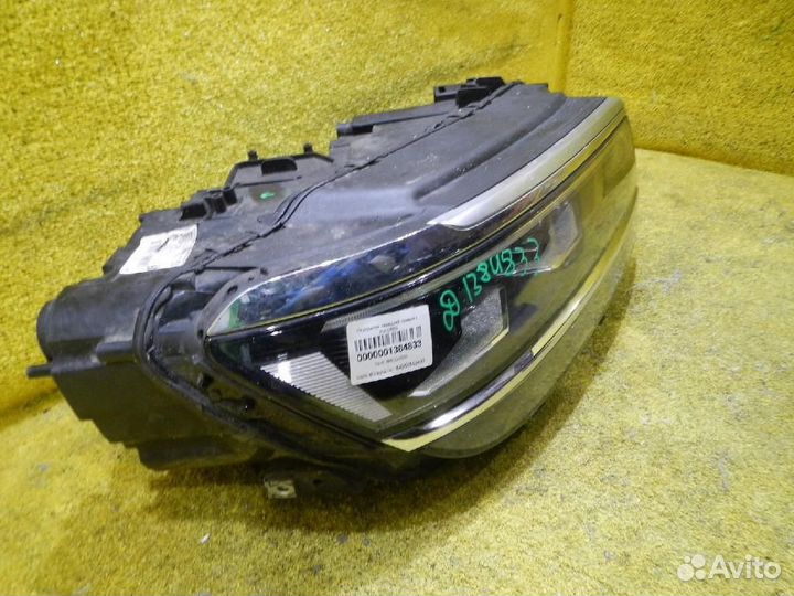 Фара правая Volkswagen Tiguan