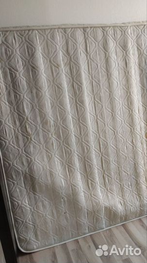 Кровать двухспальная с матрасом