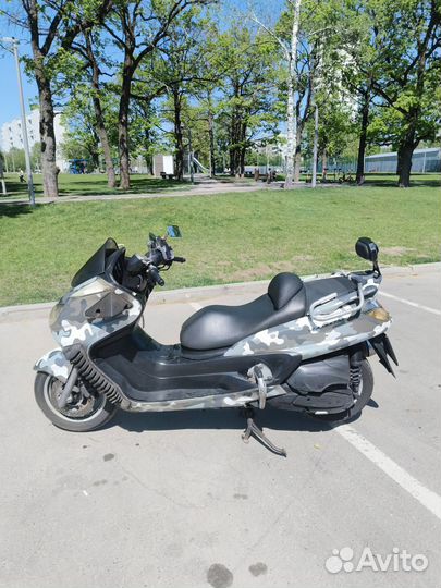 Продам максискутер Yamaha Majesty 400