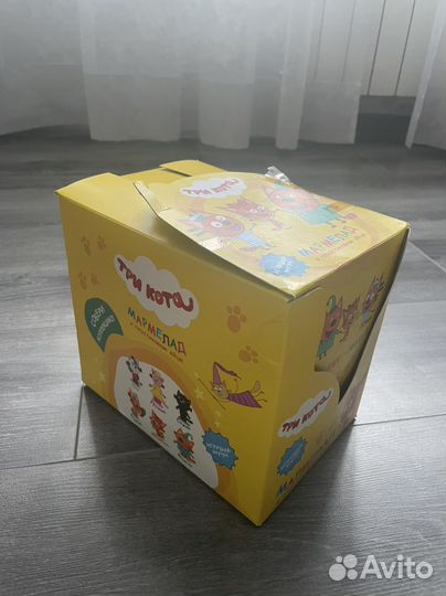 Яйцо три кота