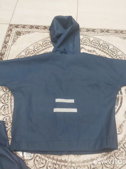 Резиновый костюм непромокаемый