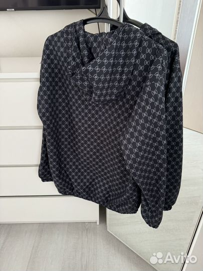 Ветровка женская