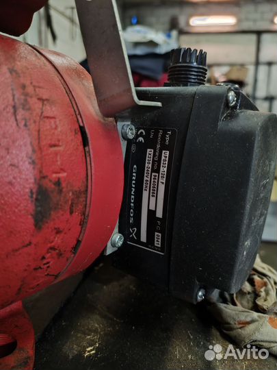 Циркуляционный насос grundfos UPS 32-120F