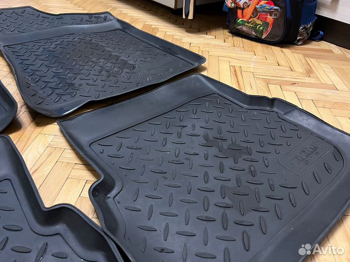 Автомобильные коврики резиновые на passat b3