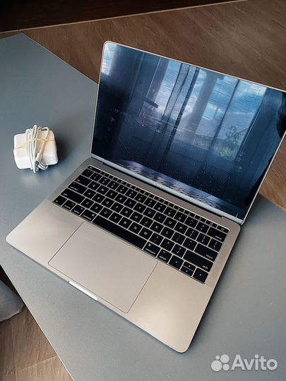 Macbook Pro 13 модель 2017/куплен в 2019