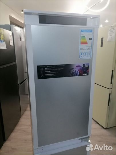 Встраиваемый холодильник Премиум Haier HBW5518ERU