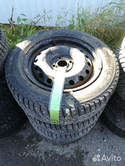 93. Резина Viatti 195/60R16 на дисках зимняя