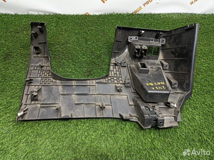 Накладка подрулевая Mazda Mazda3 BK Z6VE 2003-2009