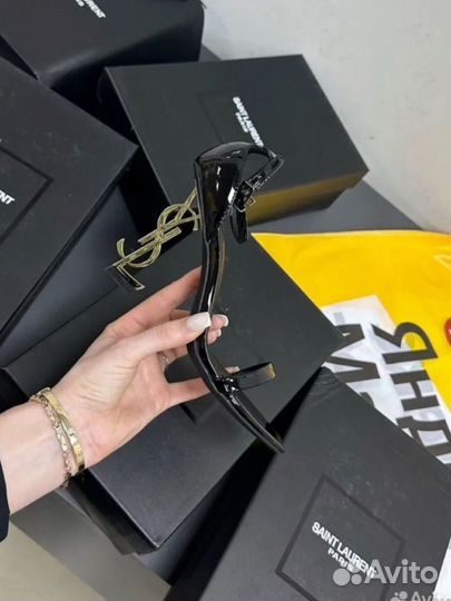 Туфли открытые Yves Saint Laurent золотые