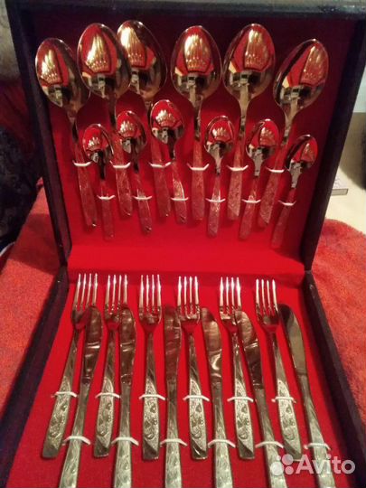 Подарочный набор столовых приборов (позолота)