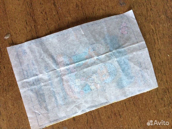 Вкладыш от жевачки Love is с фабричным дефектом