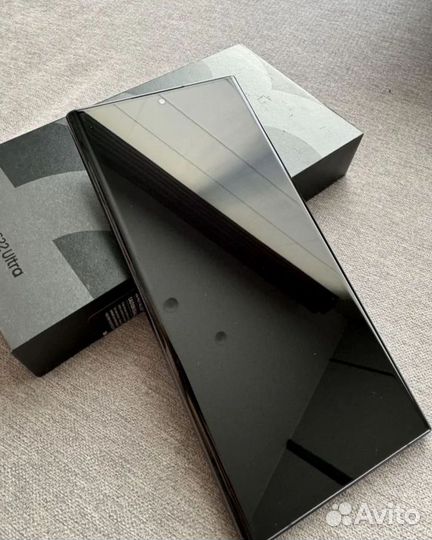 Samsung Galaxy S22 Ultra, 12/256 ГБ