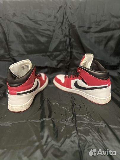 Кроссовки Nike Air Jordan 1