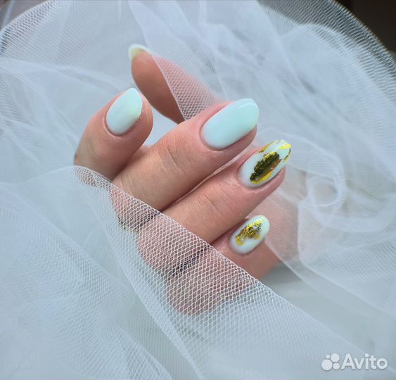 Маникюр и педикюр