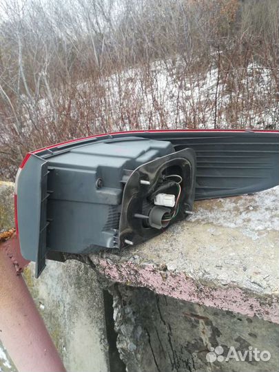 Левый задний фонарь на киа рио 3