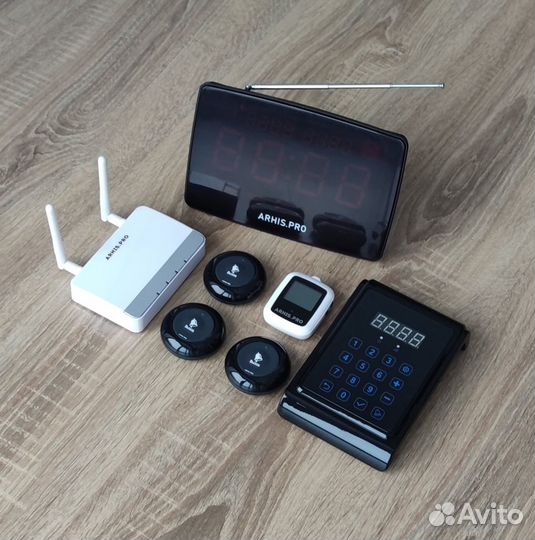 Кнопка вызова официанта, часы, табло, пуль, репите