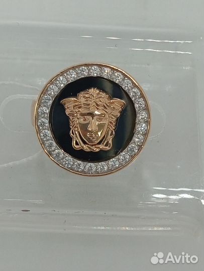 Золотое кольцо с камнем 16р