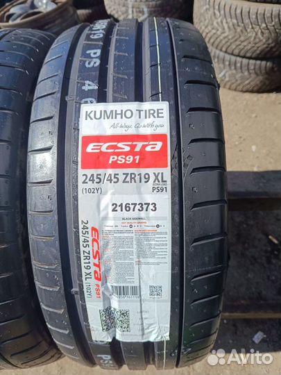 Kumho Ecsta PS91 245/45 R19 и 275/40 R19