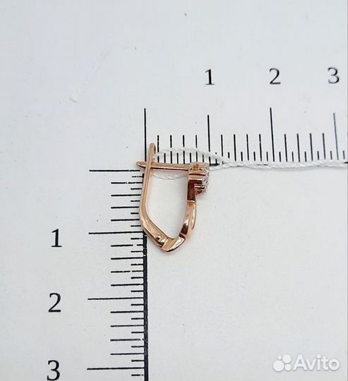 Золотые серьги с камнем