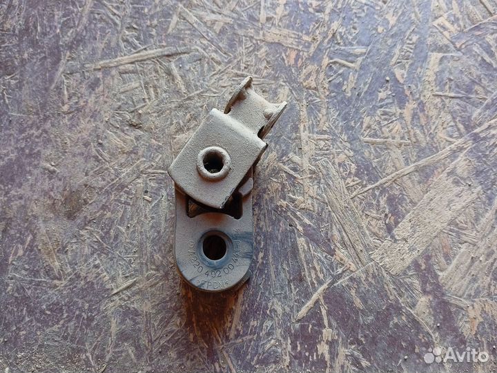 Подушка глушителя Mercedes-Benz S W220 A2204920044