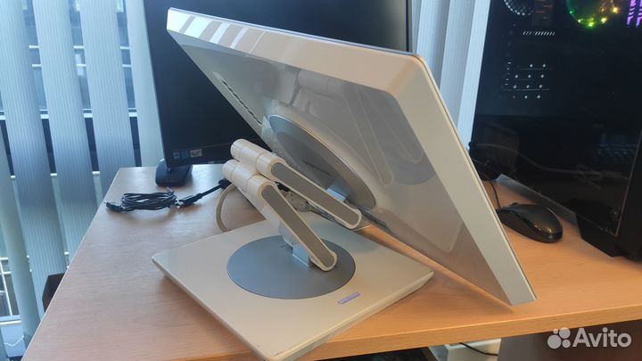 Монитор Samsung 970p