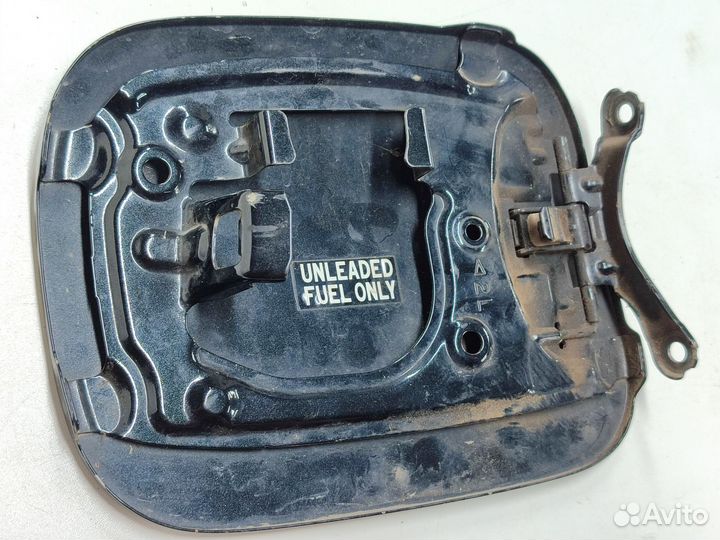 Лючок топливного бака Corolla 150 2006-13 левый ру