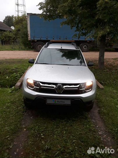 Renault Duster 1.6 МТ, 2015, битый, 80 000 км