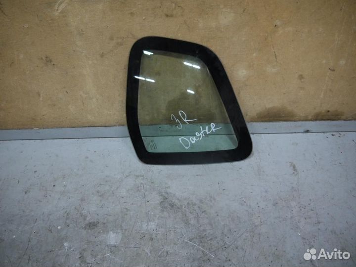 Стекло форточки задней правой Renault Duster (2012