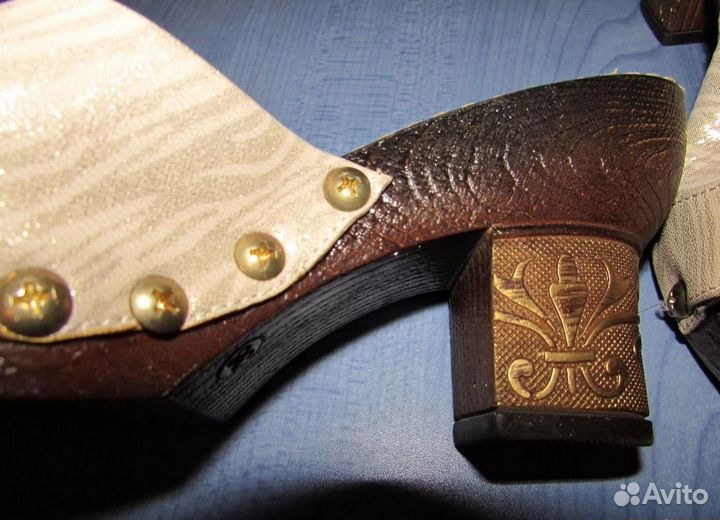 Босоножки жемчужные деревянные