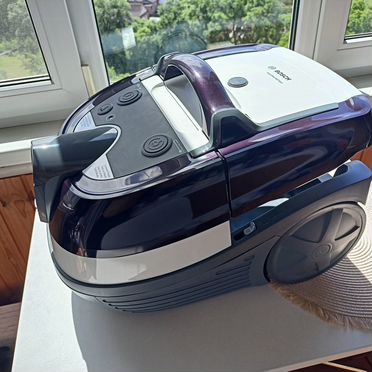 Моющий пылесос Bosch BWD41740