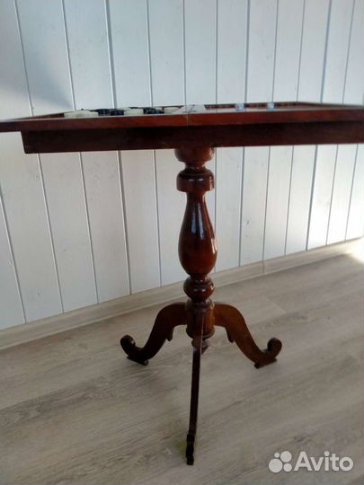 Игральный столик