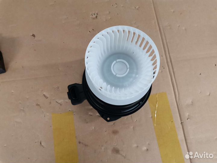 Мотор печки с крыльчаткой Kia K5