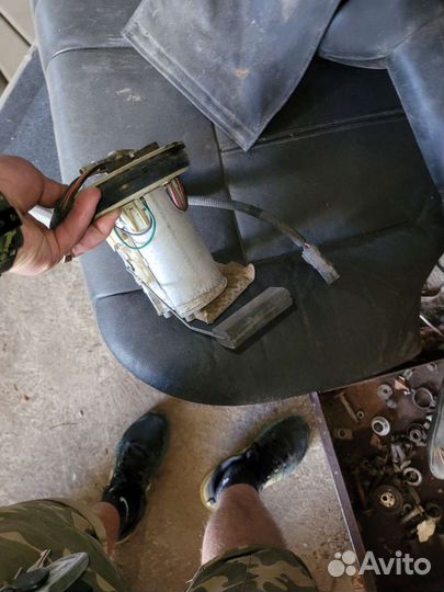 Топливный насос на джип чероки 4.7