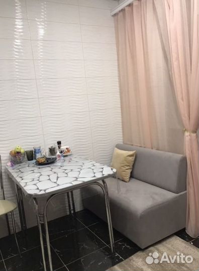 Диван в офис