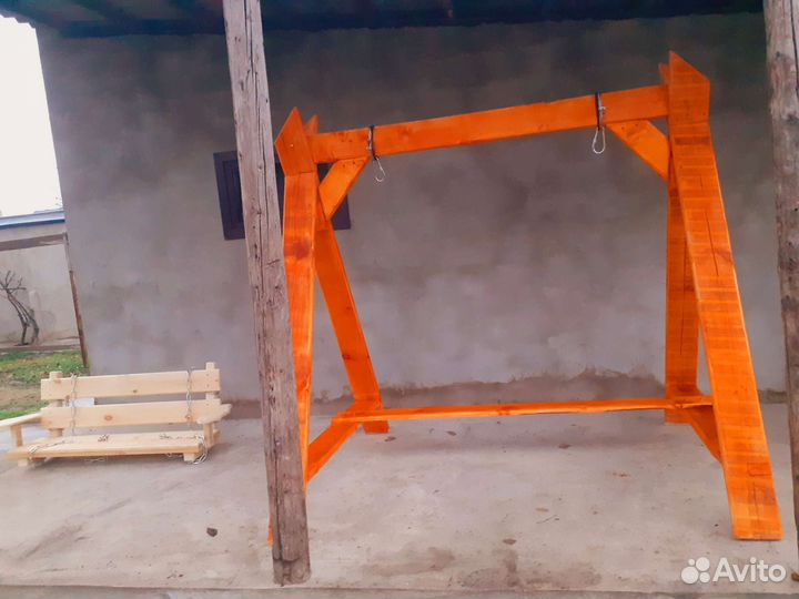 Садовые качели из дерева ручной работы