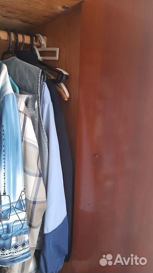 Шкаф платяной лакированный советских времен