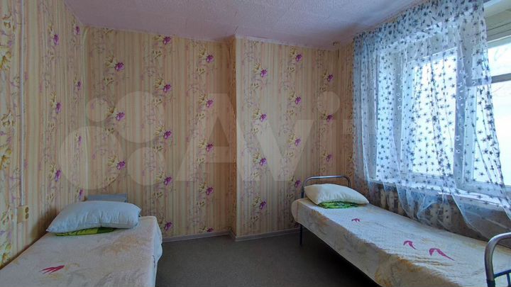 Комната 100 м² в 4-к., 2/5 эт.