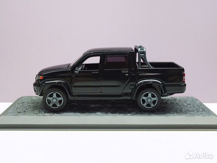 1:43 UAZ Pickup