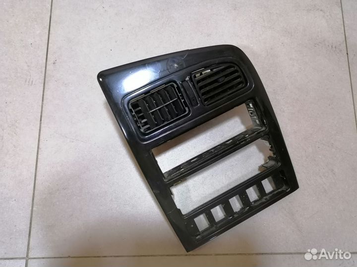 Центральная консоль с дефлекторами Chery Amulet