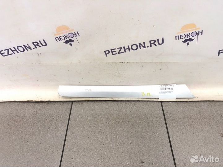 Накладка обшивки двери задняя правая Audi Q7