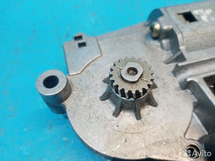 Моторчик люка Bmw X5 E53