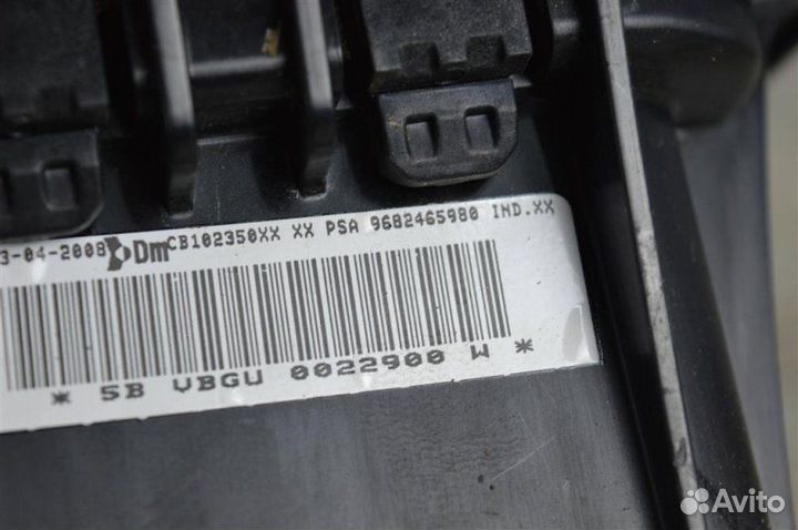 Подушка безопасности в торпедо Citroen C5 X7 седан