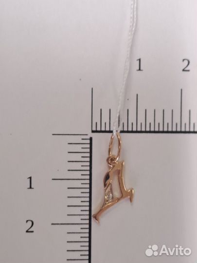 Золотая подвеска с фианитами буква 