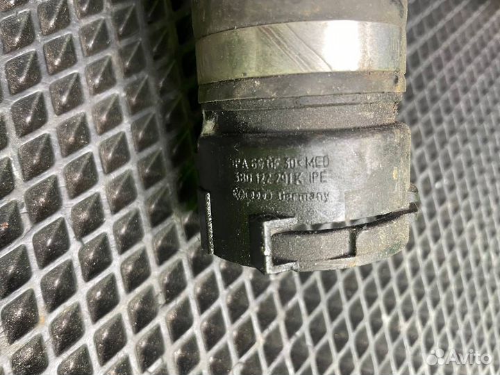 Патрубок (трубопровод, шланг) Audi Q7 4L 2008