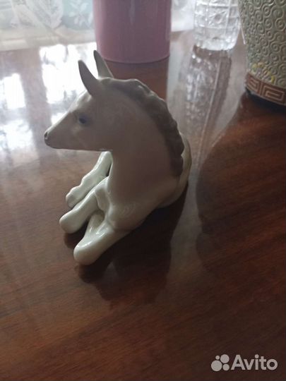 Статуэтка жеребенка