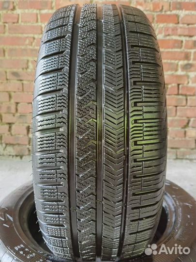 Vredestein QuaTrac 5 225/40 R18 92Y