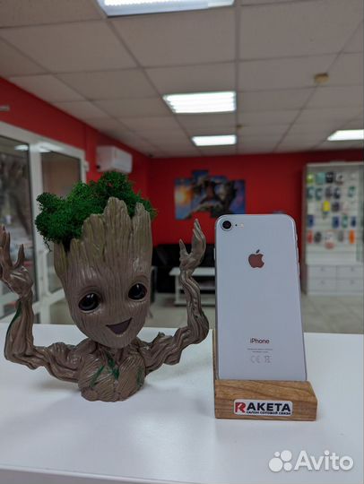 iPhone 8, 64 ГБ
